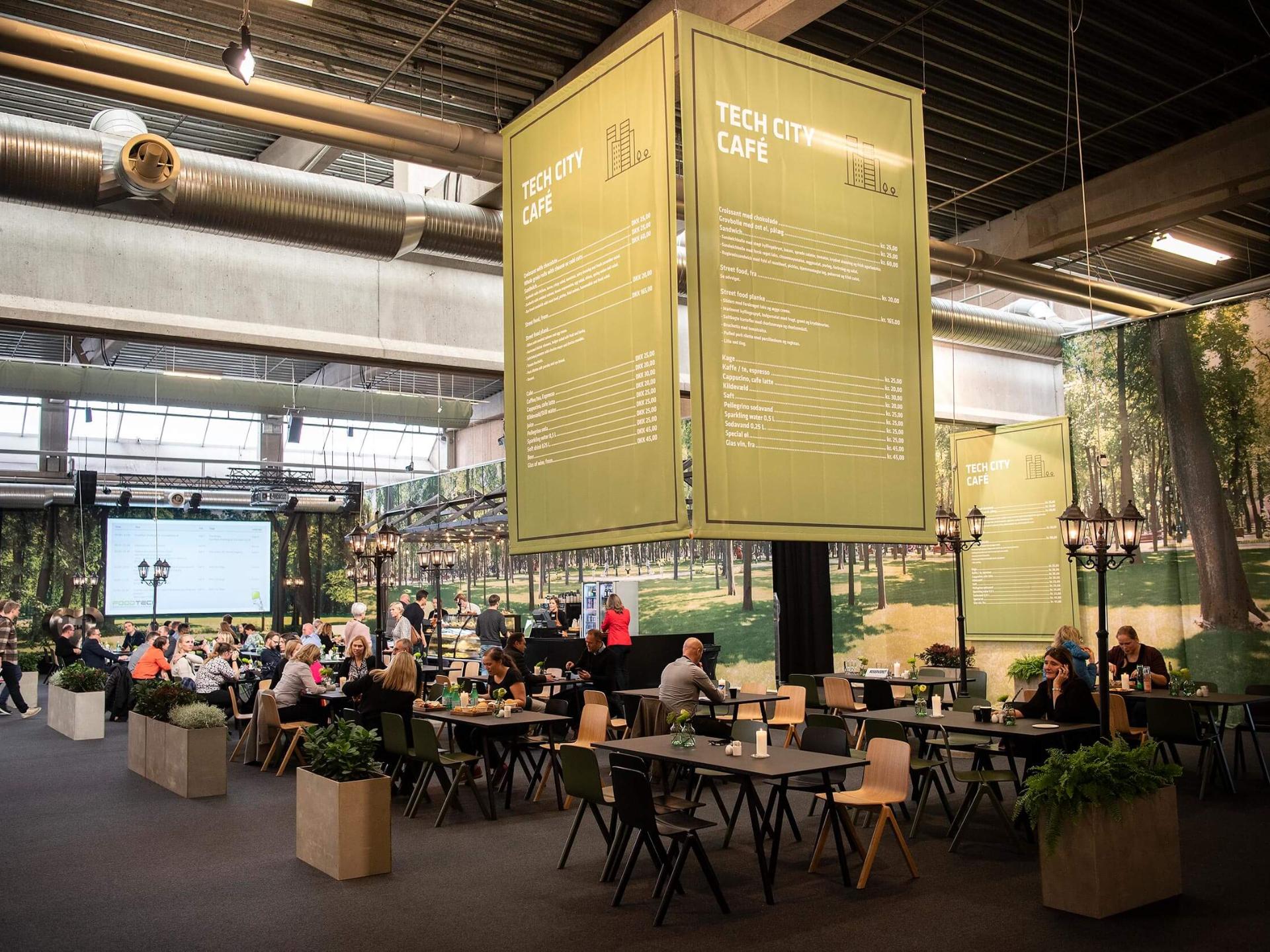 Deltagere på FoodTech messe udveksler viden og visioner